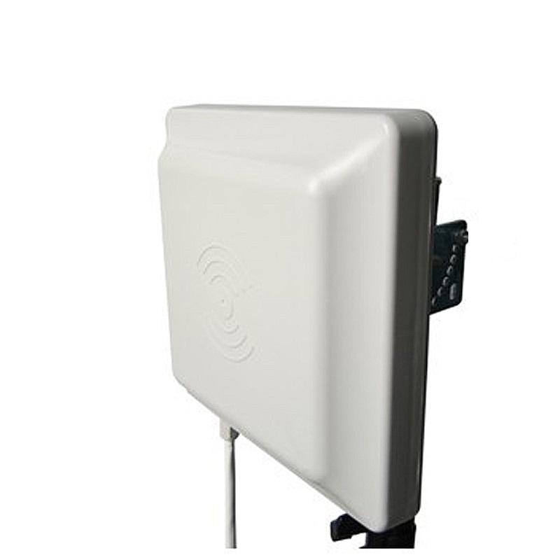 High-powered long range RFID scanning aerial used by digital pickpockets